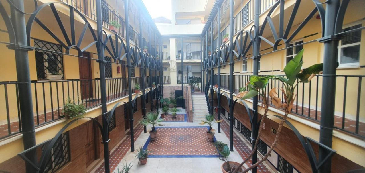 Estudio Sevilla Centro Exterior foto